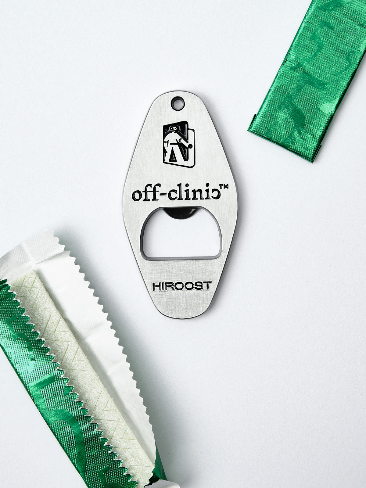 Брелок HIRCOST Off-Clinic (Монохромный)