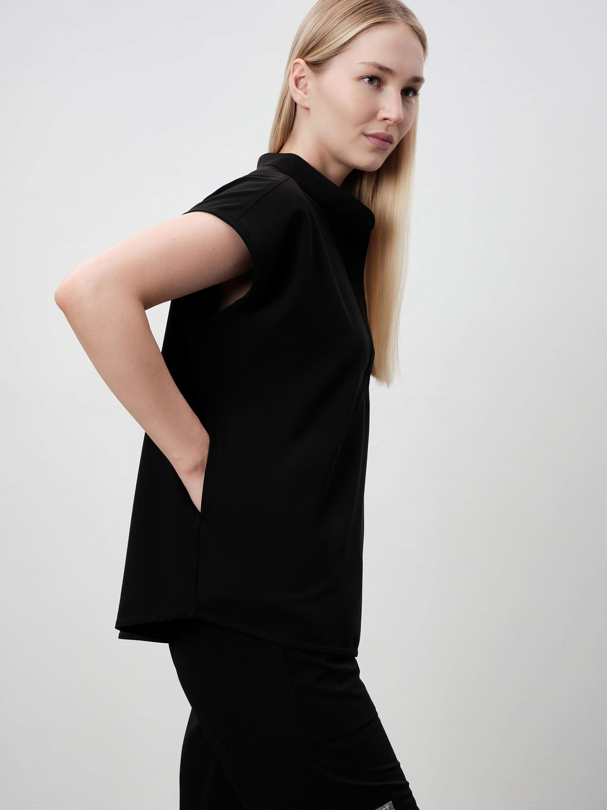 Топ Liberty с воротником (2Xl, Черный)